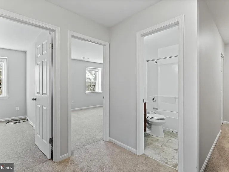 19202 Dunbridge Way — Photo 32
