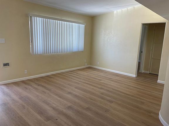 5th image of 3017 E 8th St