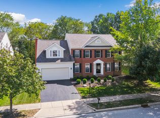 510 Stream Isle Dr, Powell, OH 43065
