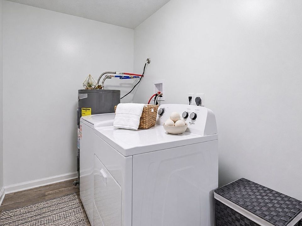 15010 Ashgrove Dr # 14807, photo 13