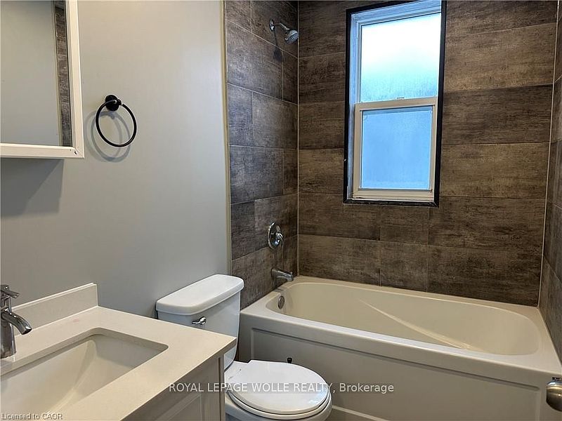 Kitchener House for rent - 2 Bedrooms — photo 6