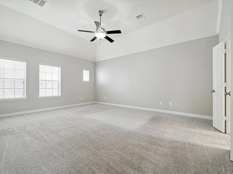 430 N Live Oak St — Photo 14