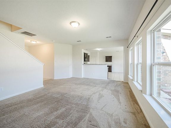 4th image of 113 Curt St
