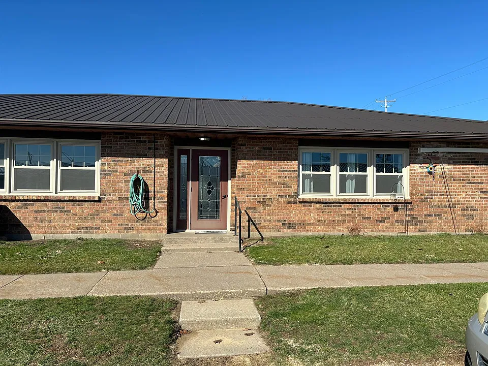 24 Forrest St