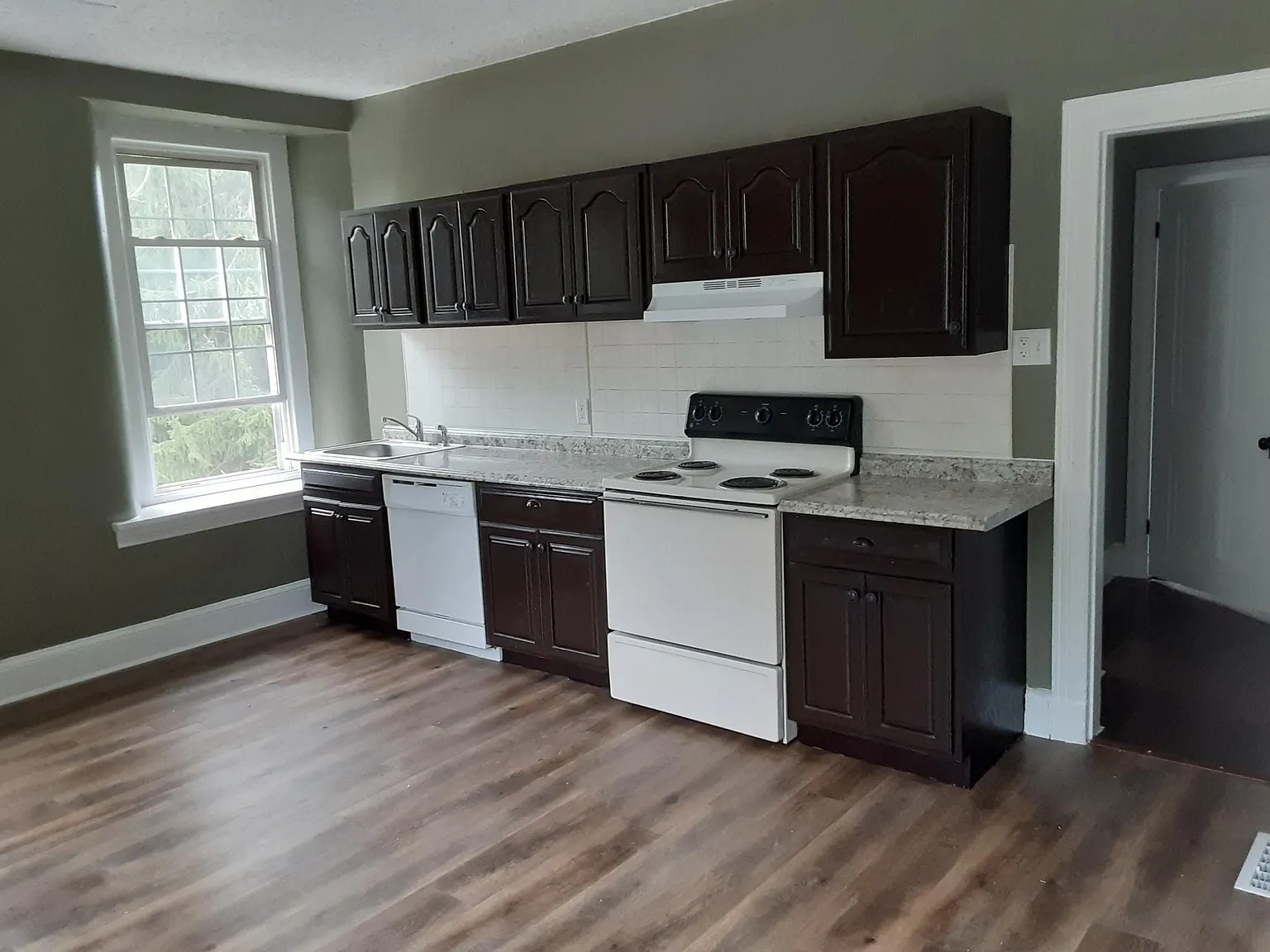 2 bed, 1250 sqft, $1,500 — Photo 3