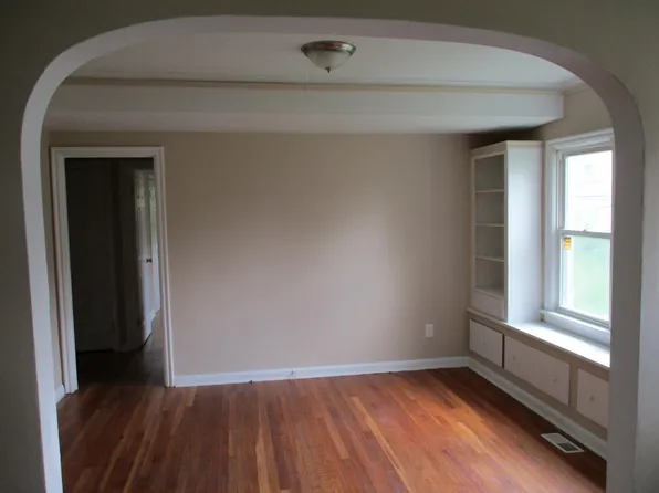 3973 E 154th St, Cleveland, OH 44128