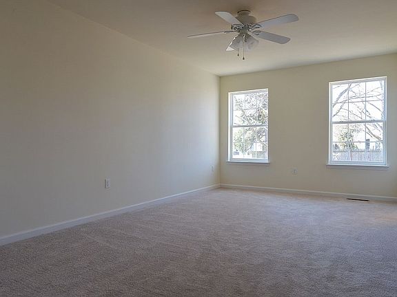 5th image of 1508 Embassy Dr