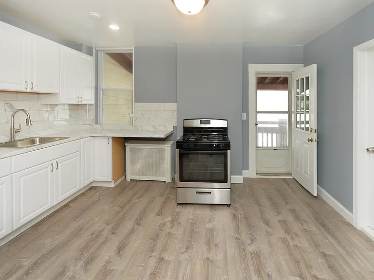 22 Prospect St #3 — Photo 3
