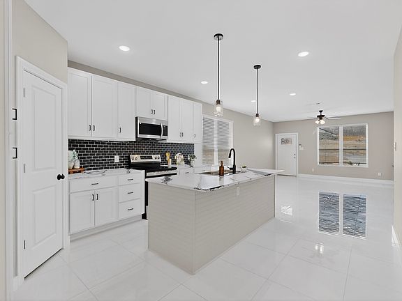 4th image of 6027 Plum Dale Rd