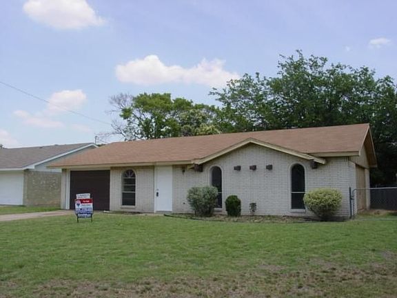 2nd image of 109 Yorkshire Dr