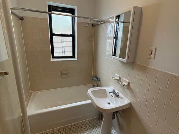 4th image of 2013 83rd St #1B