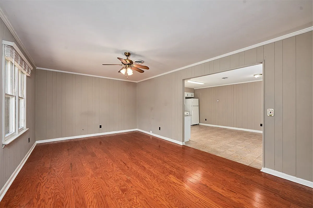 Building Photo - 409 South Ct #A