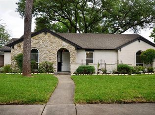 1114 Cottage Oak Ln, Houston, TX 77091