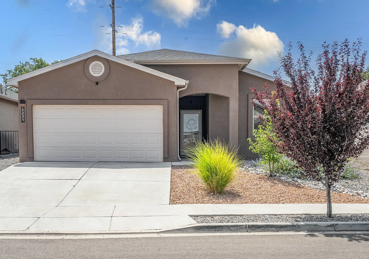 3 bed, 1470 sqft, $3,000 — Photo 3