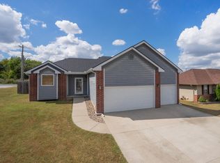 1129 N Blackstone Ave, Republic, MO 65738
