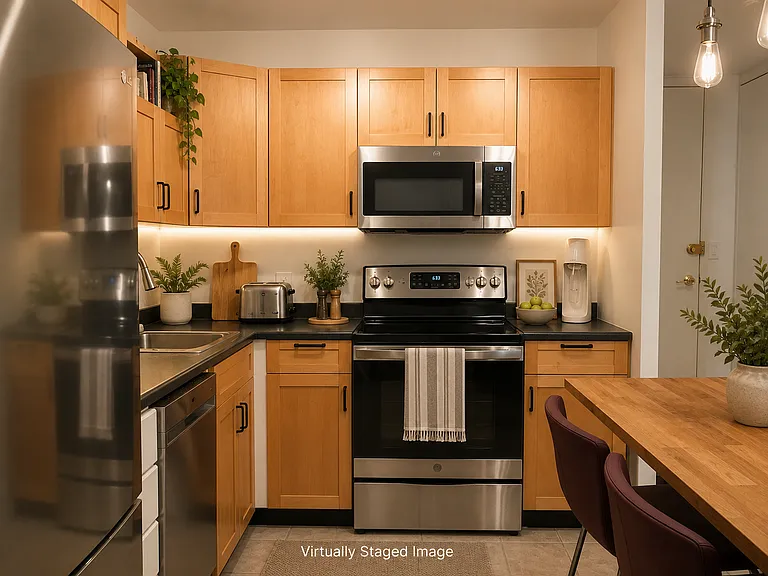 1660 N La Salle Dr — Photo 4