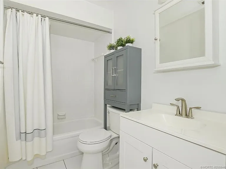 1365 SW Gastador Ave — Photo 23