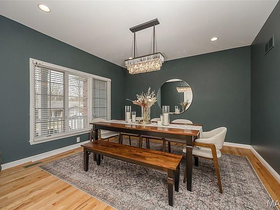 3rd image of 2134 Lakeview Dr