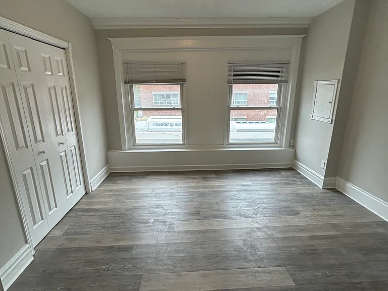 144 Locke St S #3 — Photo 14
