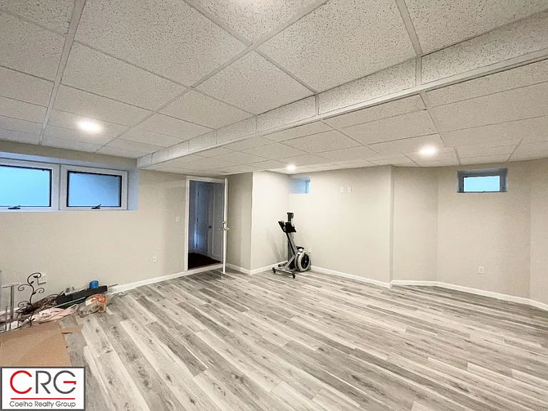 7 Capen St #1L — Photo 3