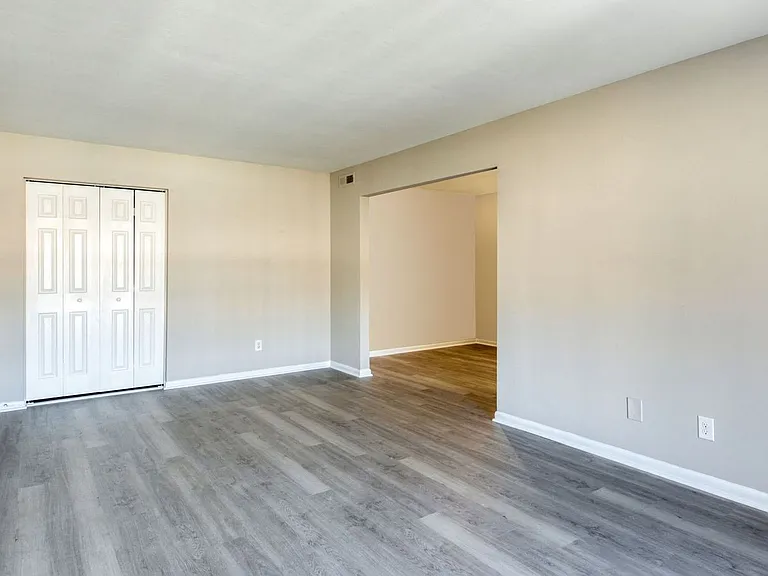 Bayville Apartments — Photo 45