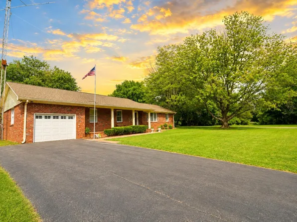 1900 Gatesborough Cir, Murray, KY 42071