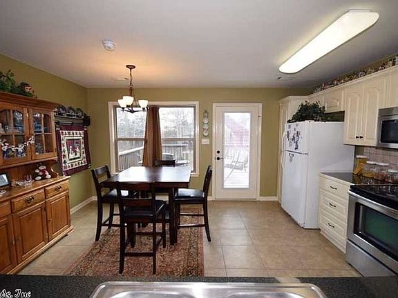 4th image of 8 Old Hickory Dr
