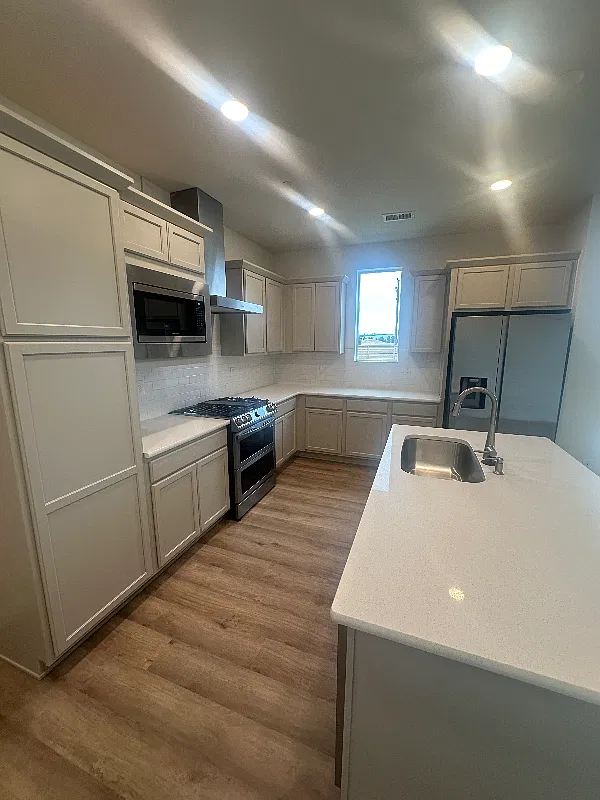 4960 Denys Drive — Photo 3