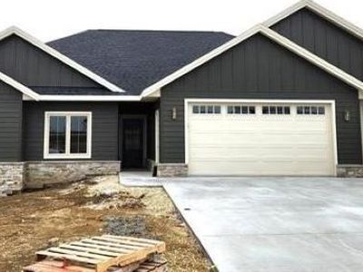 215 Angela Jean Cir, Peosta, IA, 52068