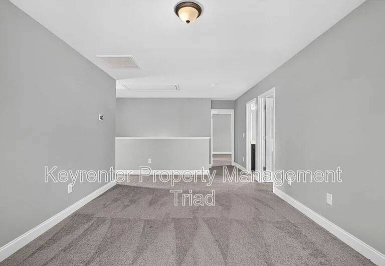 504 Eagles Way — Photo 26