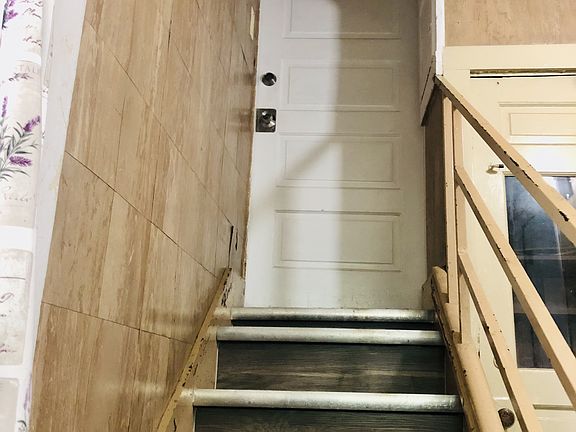 3rd image of 1175 Chapin Ave APT 2