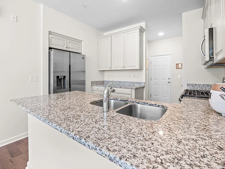 11 Leahy Dr — Photo 7