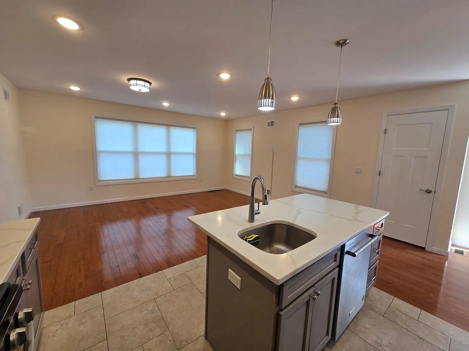 2 bed, 2.5 bath, $3,850 — Photo 2