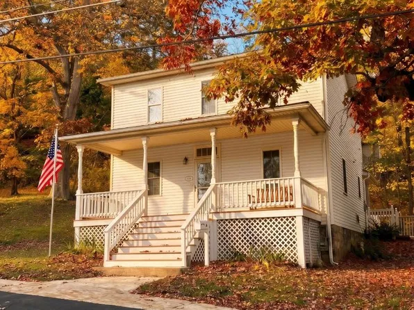 16 E Pennington St, Oakland, MD 21550