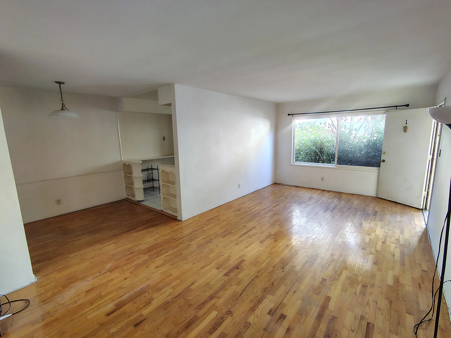 2 bed, 900 sqft, $2,475 — Photo 4