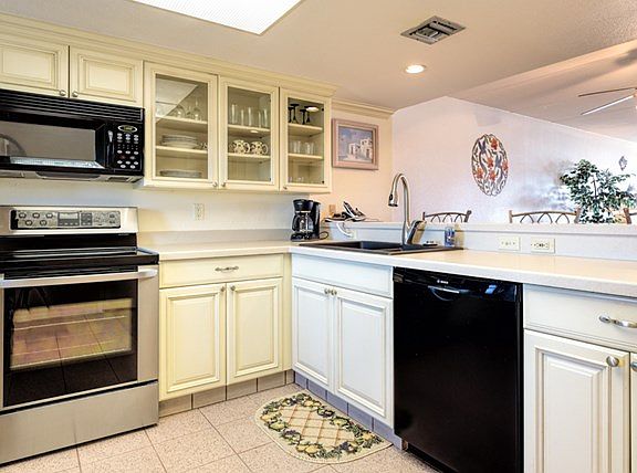 4th image of 4400 Gulf Blvd APT 407