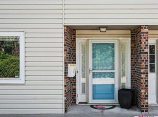 1120 Delmar St APT 5D, Papillion, NE 68046