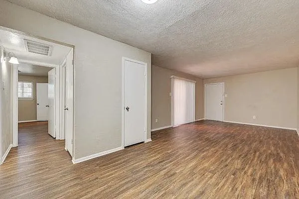 Parkway Villas — Photo 2