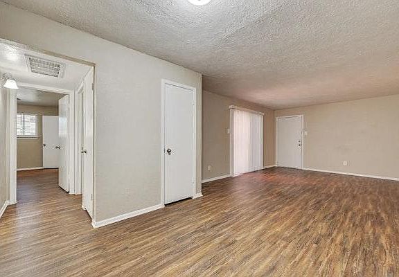 2nd image of 701 S Great Southwest Pkwy #237