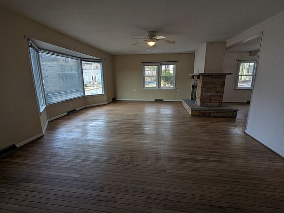 3rd image of 129 Edgington Lane