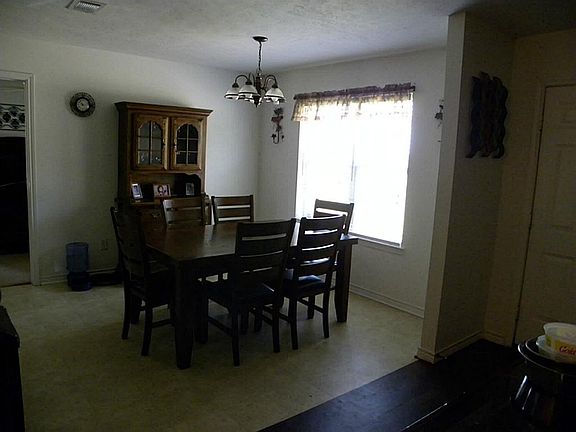Breakfast/dining area with natural light pouring in!