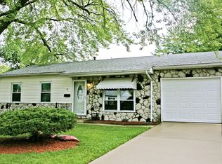 318 Kent Ave, Romeoville, IL 60446