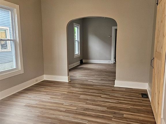 2nd image of 7202 Wentworth Ave
