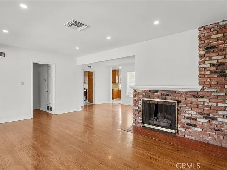 19349 Friar St — Photo 6