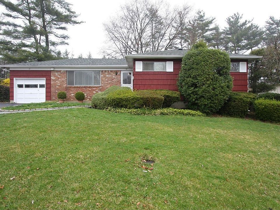 1st image of 15 Marian Ln