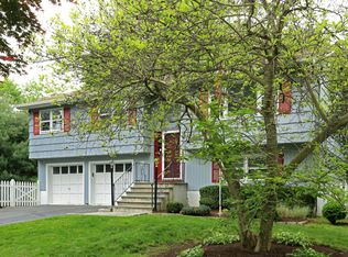 2671 Old Yorktown Rd, Yorktown Heights, NY 10598