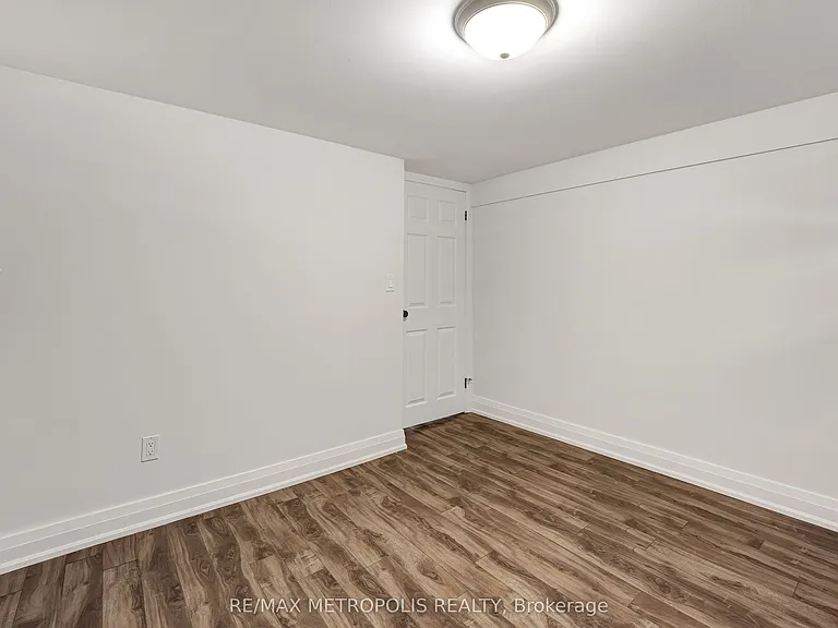 268 Penn Ave #BASEMENT — Photo 11