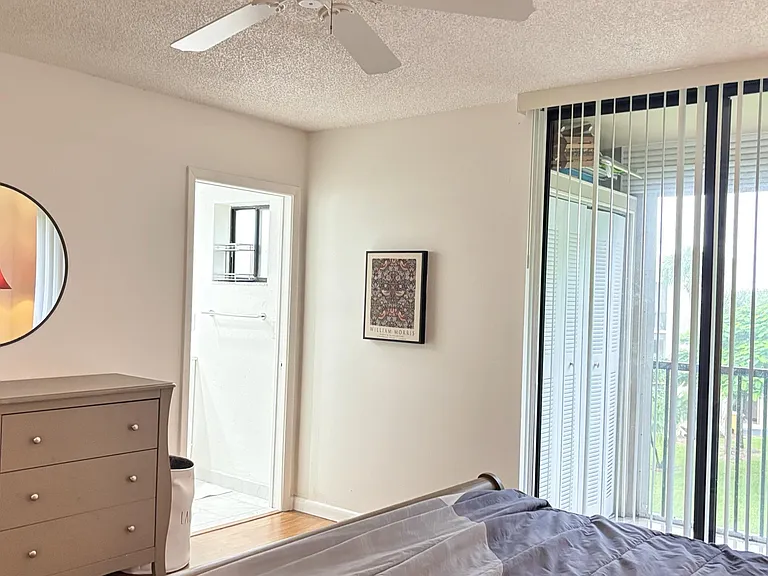 5130 Las Verdes Cir — Photo 15