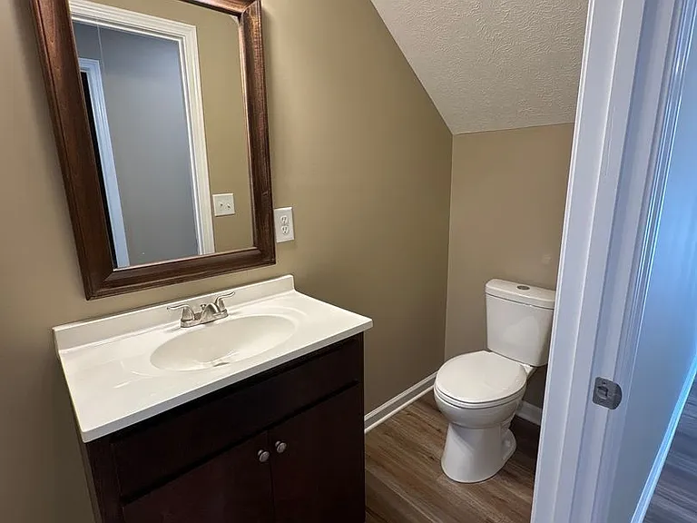 517 Weaver St #1 — Photo 14