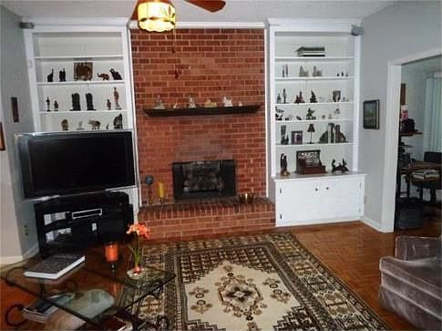 4th image of 6716 Greenbrook Dr